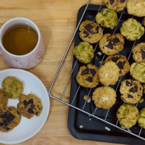Combo 10 bánh quy yến mạch Healthy SixCrumbs gồm các vị Dark Chocolate, Matcha và Hạnh Nhân, handmade, ít đường, giàu chất xơ, phù hợp cho chế độ ăn healthy và eat clean.